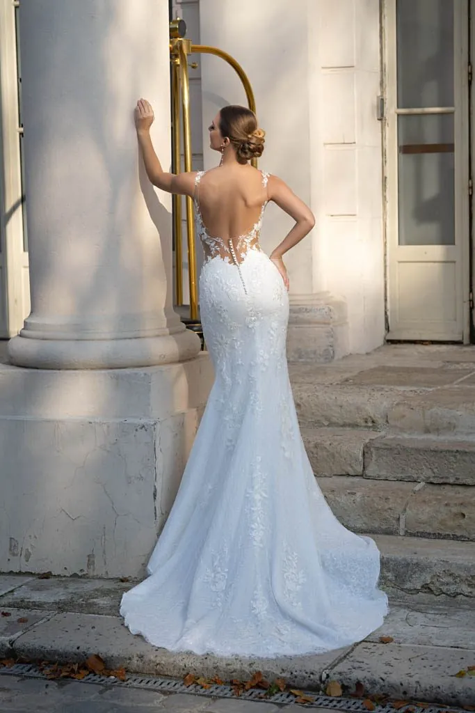 Robe sirène Paul & Nathalie en dentelle, dos nu, vue de dos